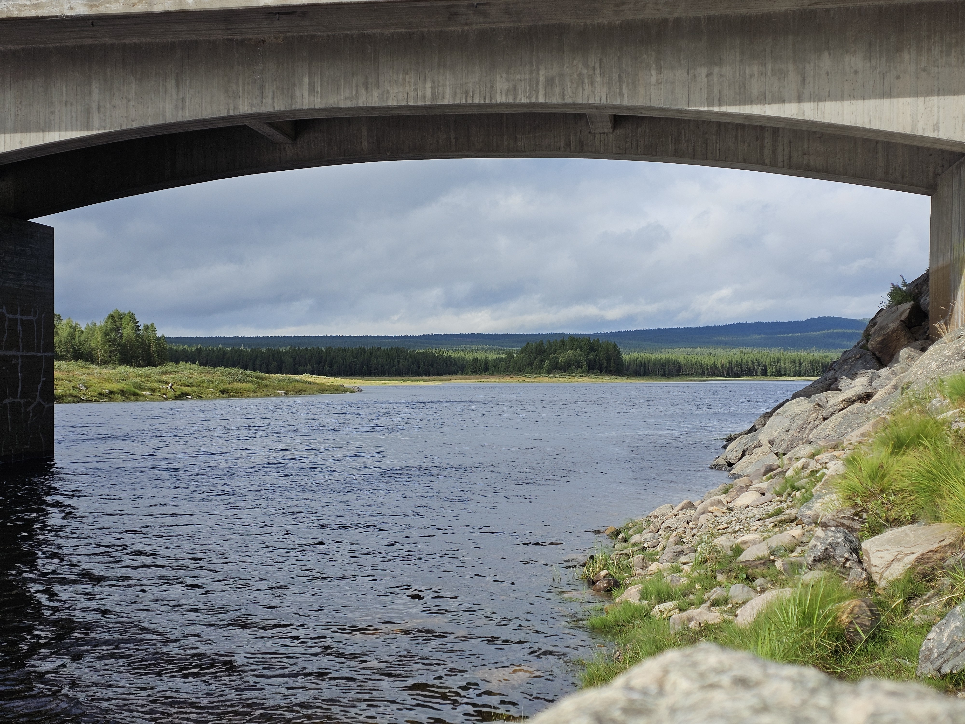 Blick unter der Brücke